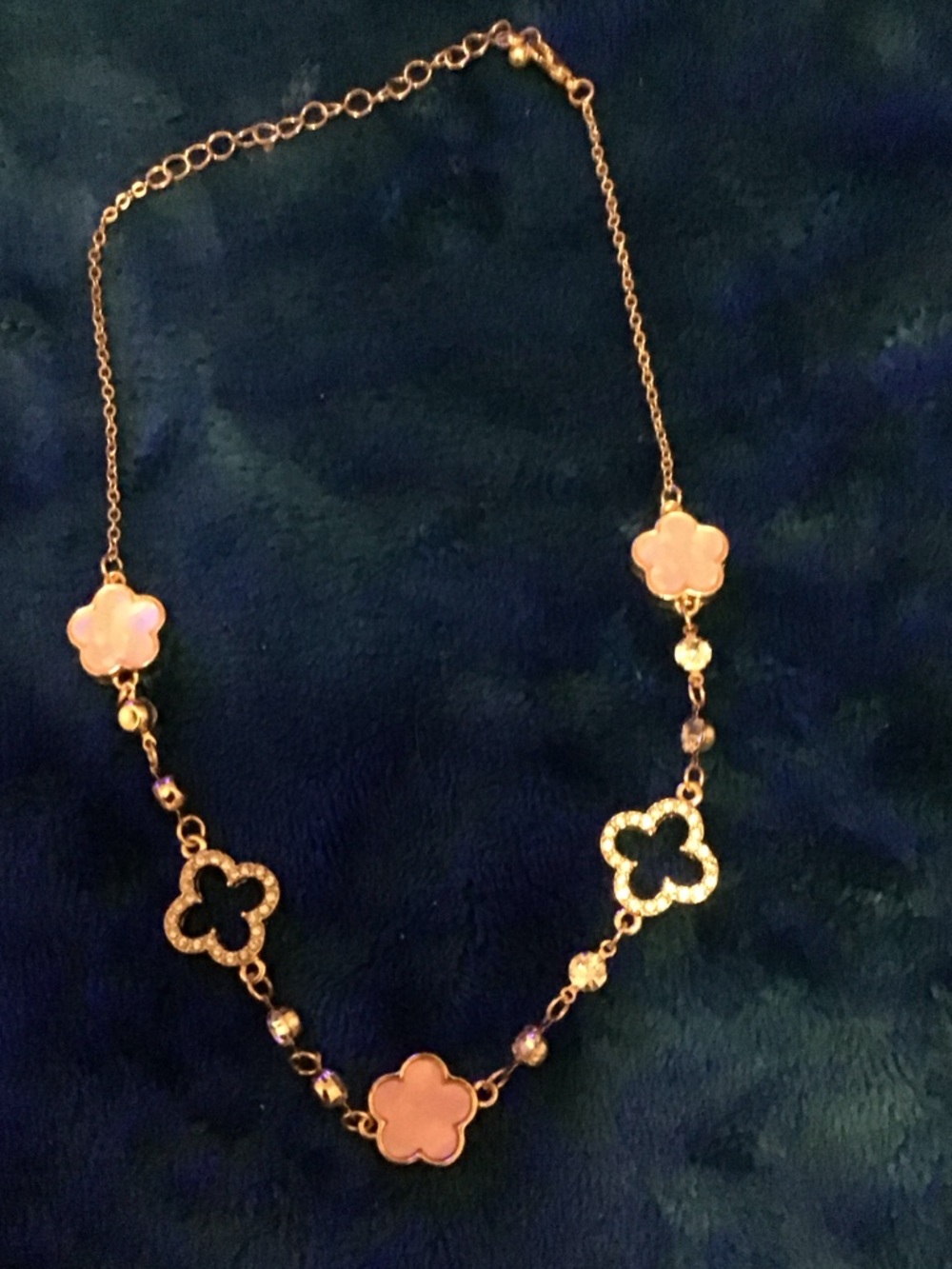 Fashion Jewelry Rose Gold Floral Necklace with Pink Accents